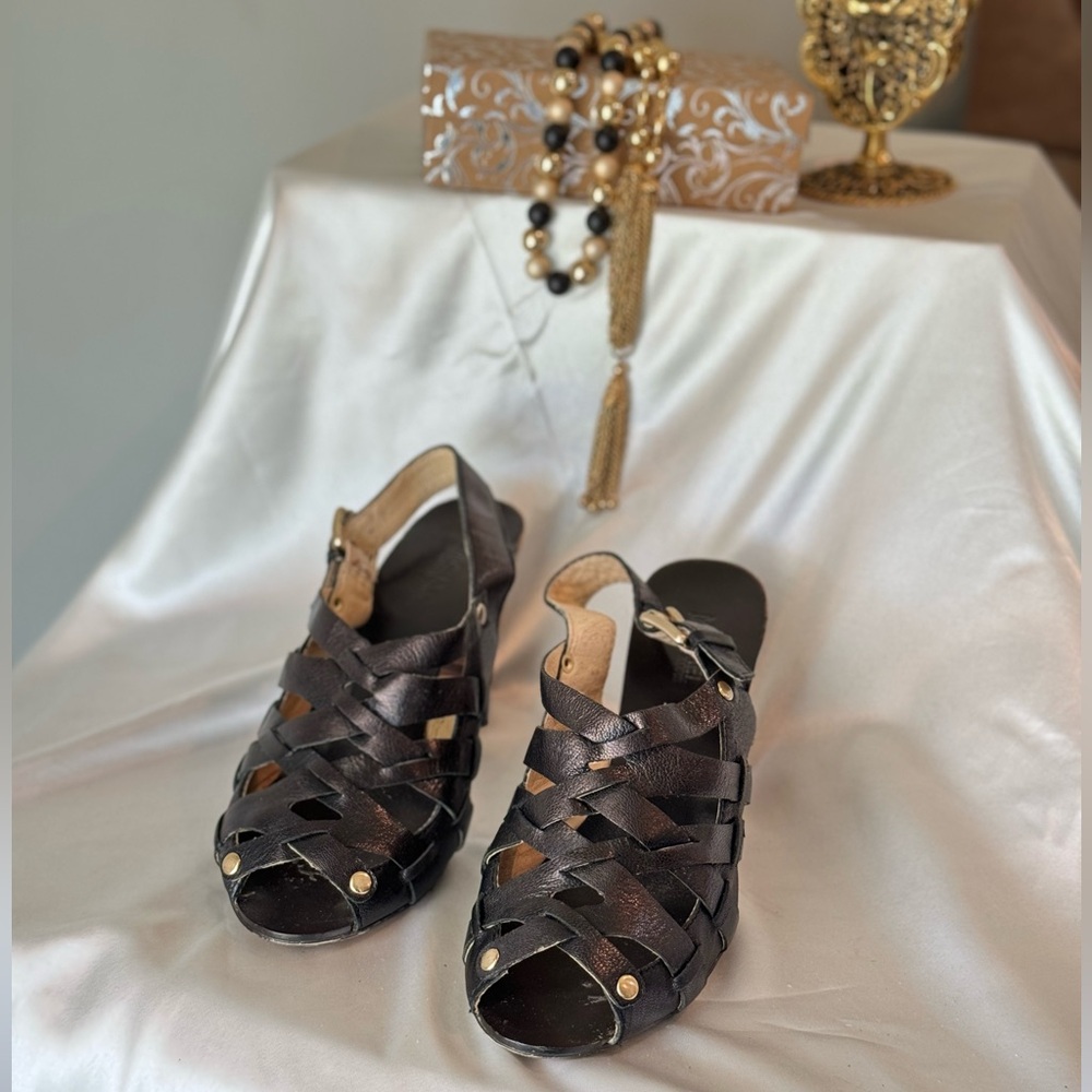 Micheal Kors: Black Supple Strappy Leather Stacked Heel